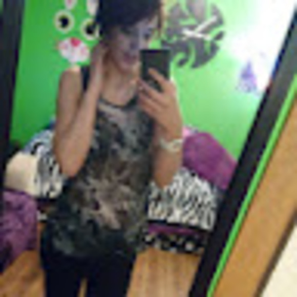 Meet your Posher, Caitlyn - Picture 1 of 1